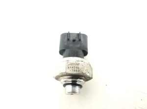 LEXUS RX GGL1 (2009–2015) A/C condenser sensor 8871933020 - 2