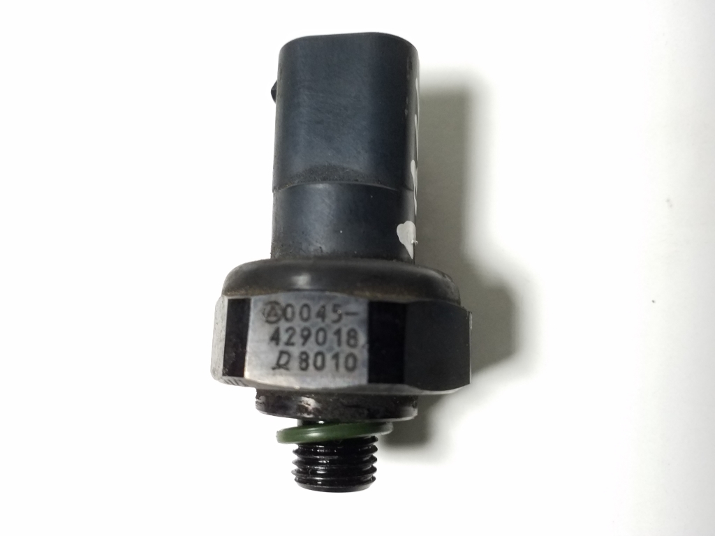 Mercedes Benz R-Class 251 (2006–2017) A/C condenser sensor A0045429018 Mercedes Benz R-Class 251 (2006–2017) A/C condenser sensor A0045429018