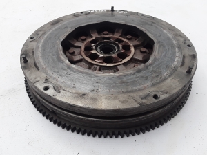  Clutch flywheel 