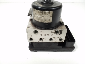 Mercedes Benz CLK-Class 209 (2002–2009) ABS Steuergerät A0345457932 - 3