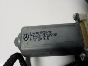 Mercedes Benz SLK-Class 172 (2011–2026) Priekšējo durvju logu pacēlājs un tā daļas A1727200246 - 3