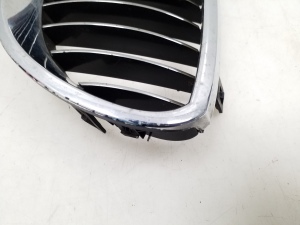 BMW 5 SERIES E60 (2003–2010) Kühlergrill 7065701 - 2