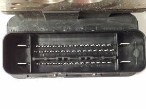 Land Rover Freelander (2006–2014) ABS unit 000007577D1 - 2