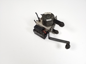Ford Focus (2004–2011) ABS unit 5WK84103 - 4