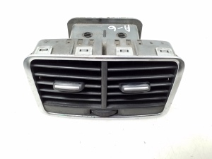  Interior panel ventilation grilles 