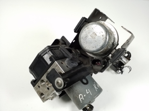 AUDI A4 B7 (2004–2008) ABS unit 8E0614517 - 2