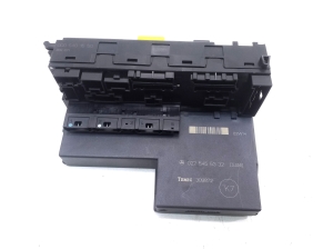 Mercedes Benz E-Class W210 (1995–2002) Kaitsmeploki hoidik kapoti all A0225455332 - 2