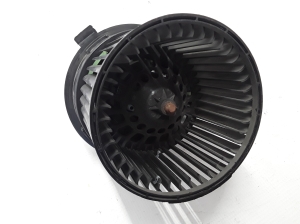 Moteur de ventilateur d’habitacle - 272101005R