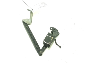 Mercedes Benz S-Class 222 (2013–2020) Niveausensor vorne A2229050503