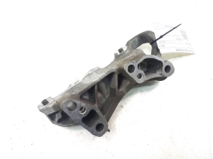   Motorhalter  - SU001A3587 