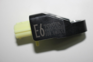 LEXUS GS (2011–2017) Airbagsensor 89831-52040 - 3