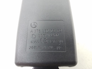 Mercedes Benz CLA-Class W117 (2013–2019) Tagaistme turvavöö lukk A1768600369 - 3