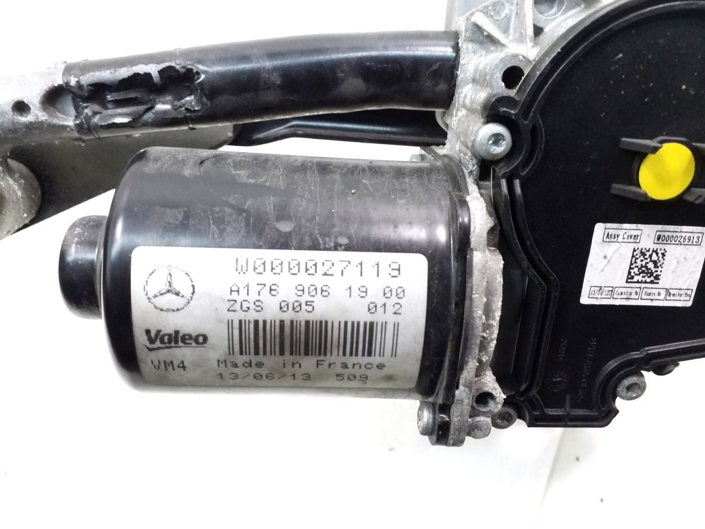 MERCEDES-BENZ CLA-Class C117 (2013-2016) Front Windshield Wiper Mechanism A1768200140 20384173