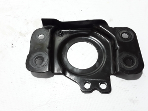   Engine holder 