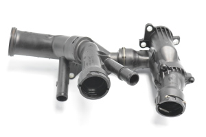 Volkswagen Passat B8 (2014–2023) Termostaadi korpus 04L121111H - 2