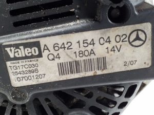 Mercedes Benz E-Class W211 (2002–2009) Lichtmaschine A6421540402 - 3