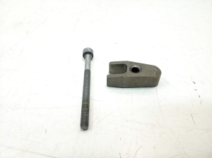   Fuel injector holder 