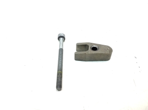   Fuel injector holder 