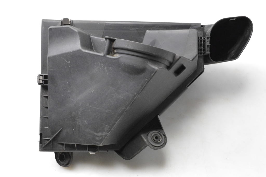 Used BMW 3 SERIES Air filter housing 13717811904