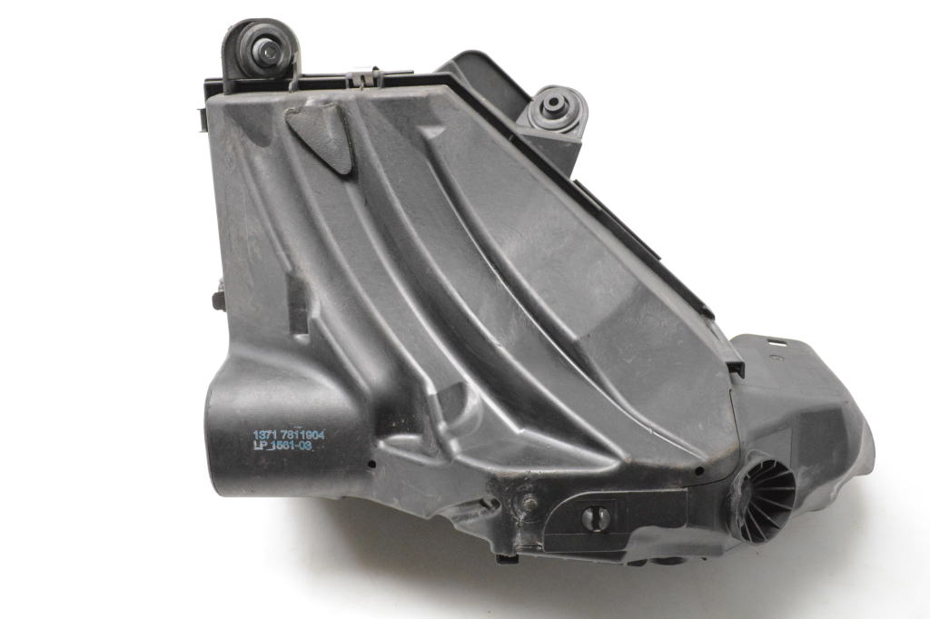 Used BMW 3 SERIES Air filter housing 13717811904