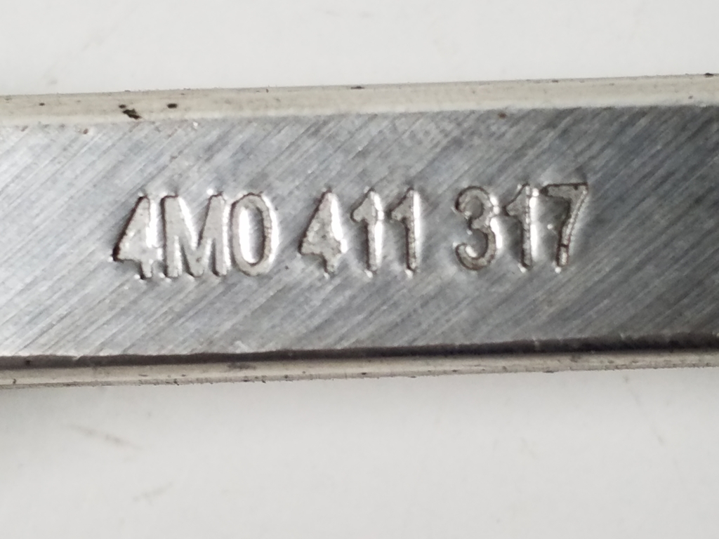AUDI A8 D4/4H (2010-2018) Front Right Stabilizer Link 4M0411317 21903996