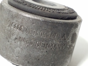 AUDI A8 D3 (2002–2010) Hinterachsstrebe 4E0505547L - 2