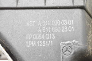 Mercedes Benz CLK-Class 209 (2002–2009) Luftfiltergehäuse A6120900301 - 5