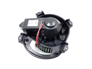 Mercedes Benz CLA-Class W117 (2013–2019) Salongi puhuri mootor A2469064300 - 3