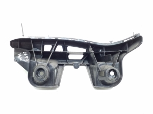  Rear bumper bracket 