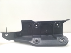 Rear bumper bracket - 4F5807892
