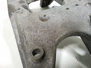 AUDI S4 (2008–2015) Käigukasti kinnitus 8K0399263K - 3