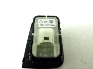 Mercedes Benz C-Class 205 (2014–2021) Tagumise külgukse aknalüliti A2229052203 - 3