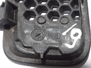 RENAULT Scenic (1996–2003) Front grille 7700428467 - 2