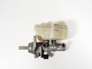 Volkswagen Polo V (2009–2017) Hauptbremszylinder 6R0611301A