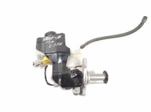  Master cylinder 