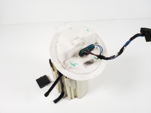 Mercedes Benz C-Class 204 (2007–2014) Kütusepump paagis A2044702294 - 3