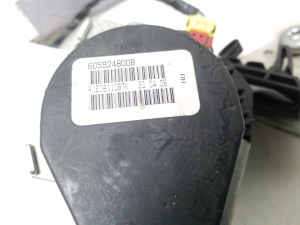 Dodge Caliber (2006–2012) Eesmine turvavöö 605924800B - 2