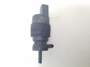 Front windshield washer pump - 1J5955651