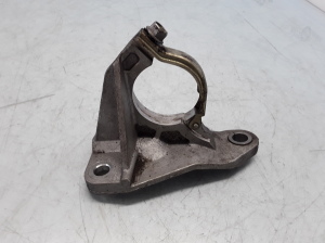 Front drive shaft bracket - 8200371715