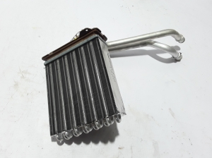   Interior shoulder radiator 