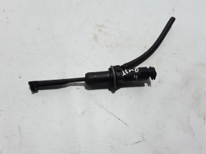 Dacia Duster (2010–2017) Kupplungsnehmerzylinder 82004240048 - 2