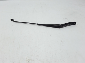  Windshield wiper blade 