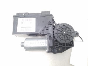 Volkswagen Touareg I (2002–2010) Hinterer Seitentür-Fensterhebermotor 3D0959794E