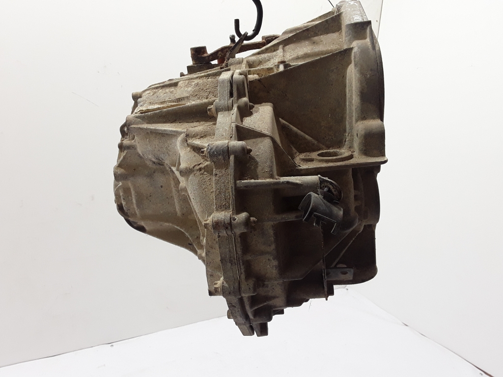 Used RENAULT Master Gearbox PF6052