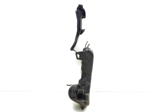 Mercedes Benz C-Class 205 (2014–2021) Scheibenwaschbehälter vorne A2058600360 - 4