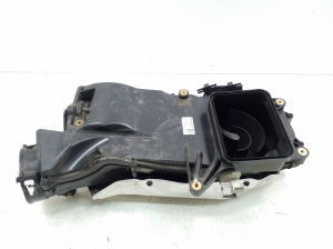 Mercedes Benz C-Class 205 (2014–2021) Luftfiltergehäuse A650900600 - 3