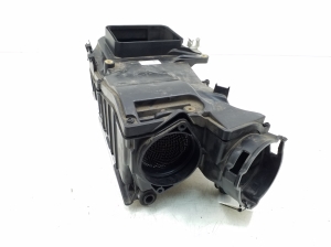 Mercedes Benz C-Class 205 (2014–2021) Luftfiltergehäuse A650900600 - 4