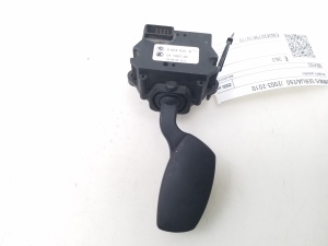 BMW 5 SERIES E60 (2003–2010) Turn signal switch 6924103 - 2