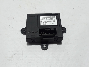   Rear side door control unit 