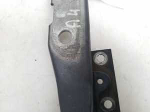  Engine cover hinge 